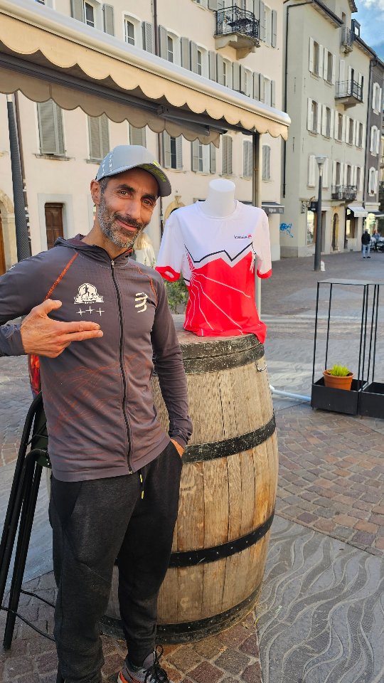 ⭐️Cesar Costa @cc_running_saxon, ambassaeur de l'épreuve Running. Et quel ambassadeur... 👇

3x deuxième Sierre Zinal 
3x premier Tour des Alpages Anzère 
5x premier Semi-marathon  Aletch 
10x premier Tour de Val de Bagnes 
3x premier Tour du Chablais 
10x premier championnat valaisan de montagne 
Champion Suisse montagne M40  M45  M50 
Champion du Monde masters M35 en 2016

𝐈𝐧𝐟𝐨𝐫𝐦𝐚𝐭𝐢𝐨𝐧𝐬 & 𝐢𝐧𝐬𝐜𝐫𝐢𝐩𝐭𝐢𝐨𝐧𝐬 ⤵️
✍️ https://cyclosportive-valais.ch

#CyclosportiveValais #Valais2026 #Cyclosportive #Cyclisme #Running