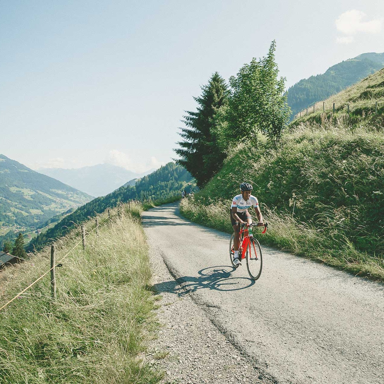 💡 Le saviez vous ?

🏔 La montée de Granges à Lens, troisième difficulté  du parcours est, elle aussi, régulièrement empruntée par des courses cyclistes.

Les derniers passages : 
👉 Le Tour d'Italie est passé par Lens avant d'arriver à Crans-Montana le 19/05/2023. Einer Rubio s'était imposé devant Thibaut Pinot.
👉  Le Tour de Suisse est arrivé à Leukerbard le 13/06/2018. La montée de Lens avait été empruntée à 60 km de l'arrivée. Diego Ulissi s'était imposé devant Eric Mas.

👑 QOM - Valérie Pellissier en 30'34''
👑 KOM - Lorenzo Fortunato en 21'45''
https://www.strava.com/segments/3717520 🧷

𝐈𝐧𝐟𝐨𝐫𝐦𝐚𝐭𝐢𝐨𝐧𝐬 & 𝐢𝐧𝐬𝐜𝐫𝐢𝐩𝐭𝐢𝐨𝐧𝐬 ⤵️
✍️ https://cyclosportive-valais.ch

#CyclosportiveValais #Valais2026 #Cyclosportive #Cyclisme #Running #CourseÀPied #Sion #Valais #Suisse #Granfondo #RideInSwitzerland #RunningSuisse #RunInSion #RunValais #EKOI #SMH #CLSO